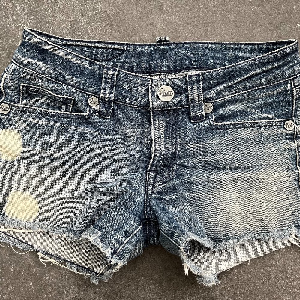 Pratts Women’s Distressed Denim Shorts in Faded Blue